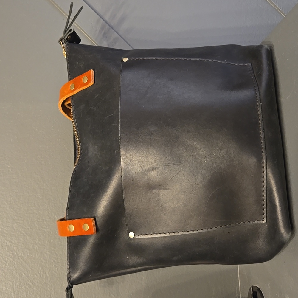 Portland Leather Company Medium Zip Tote With Tan Handles